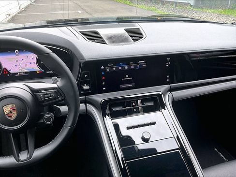 Certified 2025 Porsche Panamera 4 AWD/4WD image 10