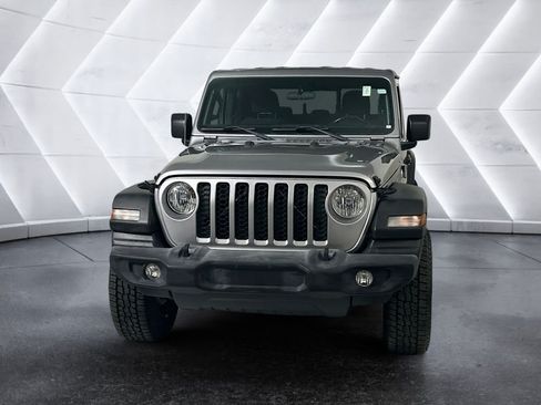 Used 2020 Jeep Gladiator Sport w/ Quick Order Package 24S AWD/4WD image 2