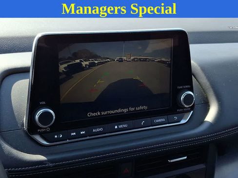 Used 2025 Nissan Rogue SV FWD image 15