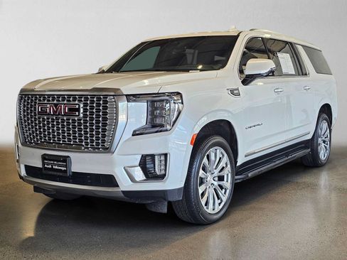 Used 2024 GMC Yukon XL Denali w/ Advanced Technology Package AWD/4WD image 7