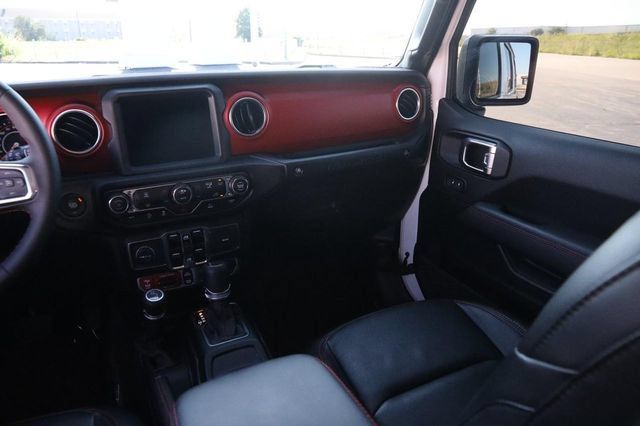 Used 2023 Jeep Wrangler Unlimited Rubicon AWD/4WD image 30