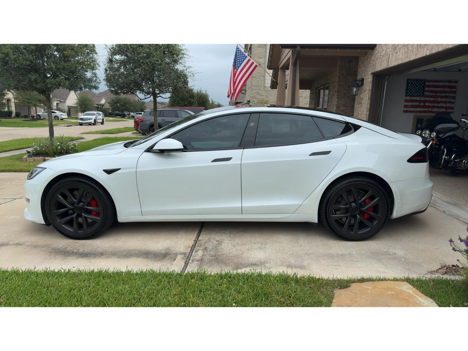 Used 2025 Tesla Model S Plaid AWD/4WD image 2