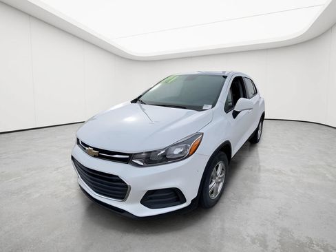 Used 2021 Chevrolet Trax LS w/ Tint and Cruise Package FWD image 7