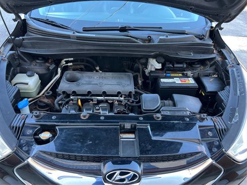 Used 2010 Hyundai Tucson Limited w/ Premium Pkg 4 image 11