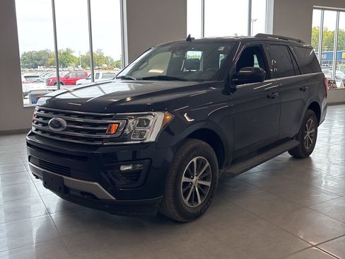 Used 2020 Ford Expedition XLT image 3