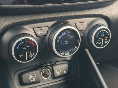 New 2025 Hyundai Venue Limited image 27