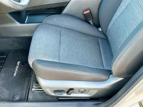 Used 2023 Nissan Rogue SV image 18