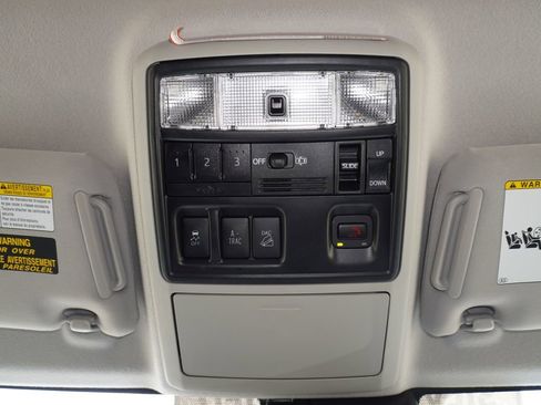 Certified 2022 Toyota 4Runner SR5 Premium w/ Moonroof Package AWD/4WD image 18