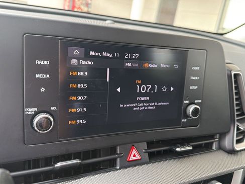 Used 2025 Kia Sportage LX FWD image 21