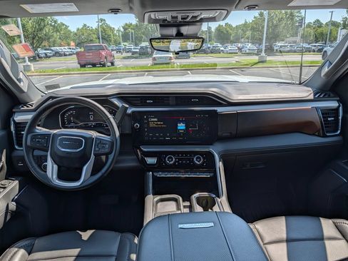 Used 2025 GMC Sierra 2500 Denali w/ Denali Reserve Package AWD/4WD image 2