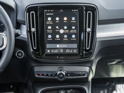 New 2026 Volvo XC40 B5 Ultra w/ Protection Package Premier image 21