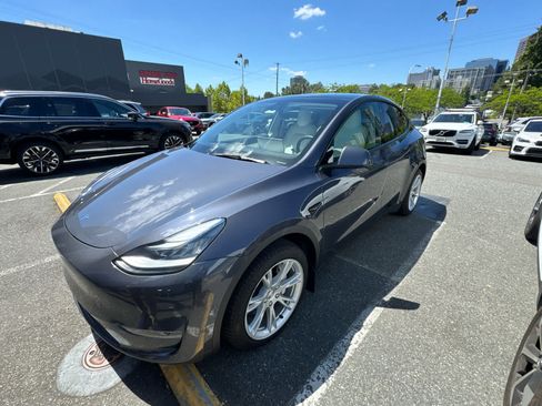 Used 2021 Tesla Model Y Long Range AWD/4WD image 3