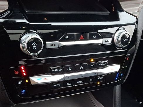 Certified 2022 Ford Explorer Limited w/ Hybrid Equipment Group 310A image 17