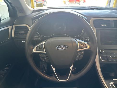 Used 2016 Ford Fusion SE w/ Equipment Group 202A AWD/4WD image 12