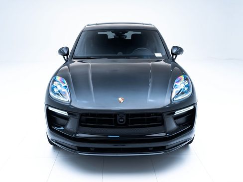 Certified 2025 Porsche Macan AWD/4WD image 6