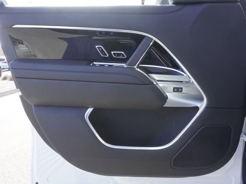 New 2026 Land Rover Range Rover Long Wheelbase SE image 17