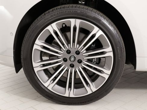 Used 2025 Land Rover Range Rover Sport Autobiography image 73