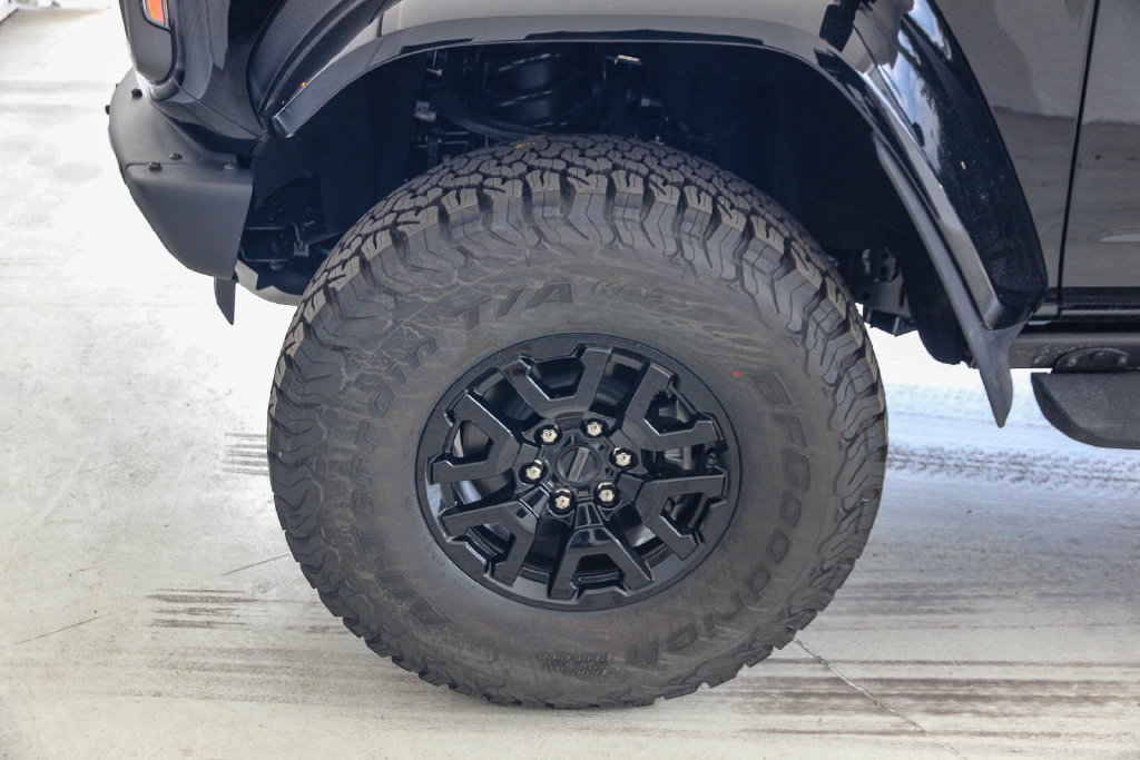 New 2026 Ford Bronco Raptor w/ Interior Carbon Fiber Pack AWD/4WD image 13
