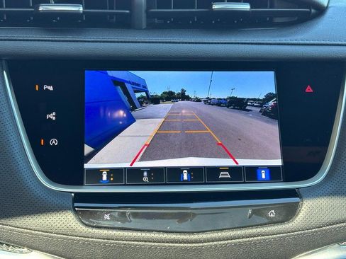 Used 2025 Cadillac XT5 Sportv w/ Technology Package image 21