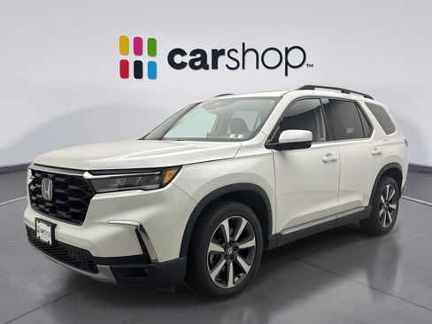 Used 2023 Honda Pilot Touring image 1