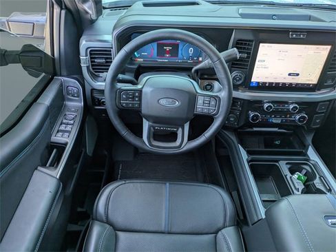 Used 2025 Ford F350 Platinum w/ FX4 Off-Road Package image 15