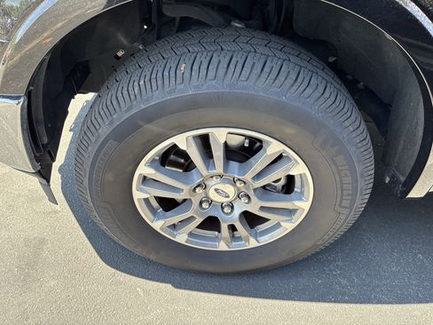 Used 2020 Ford F150 Lariat w/ Max Trailer Tow Package image 38