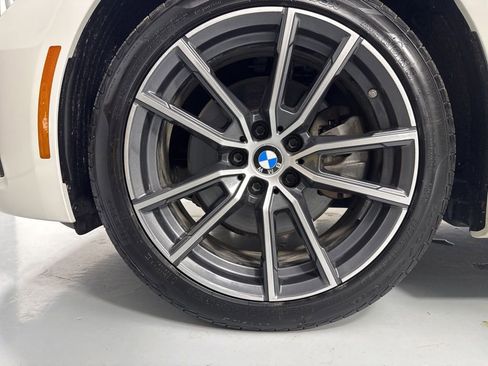 Used 2019 BMW 330i xDrive Sedan w/ Premium Package image 16