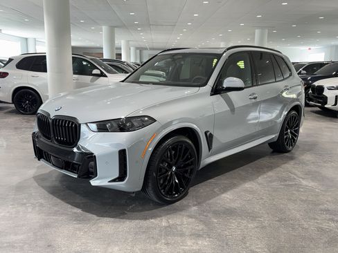 New 2026 BMW X5 sDrive40i w/ M Sport Package RWD image 3