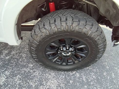 Used 2022 Ford F350 Lariat w/ Tremor Off-Road Package AWD/4WD image 3