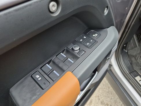 Used 2021 Land Rover Defender 110 X AWD/4WD image 19