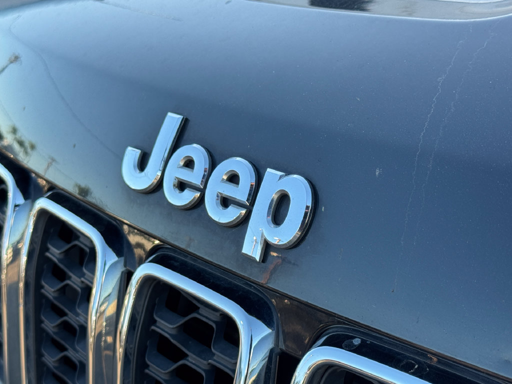 Used 2017 Jeep Grand Cherokee Limited RWD image 8