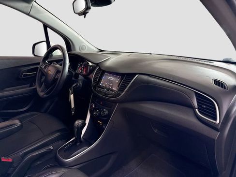 Used 2021 Chevrolet Trax LT image 27