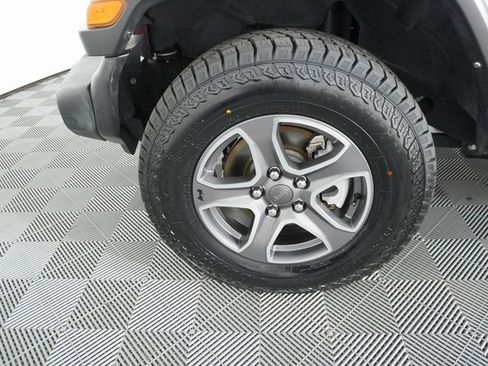 Used 2022 Jeep Wrangler Unlimited Sport image 17