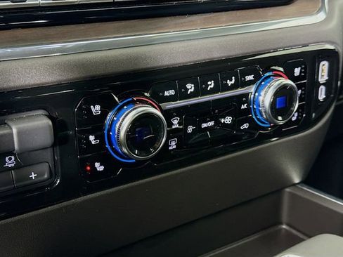 Used 2023 GMC Sierra 1500 SLT w/ SLT Premium Plus Package image 18