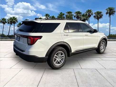 New 2026 Ford Explorer Active image 7