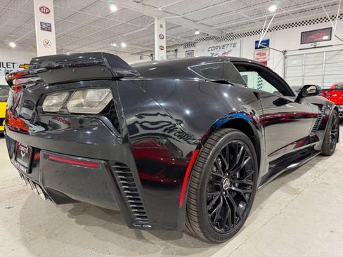Used 2015 Chevrolet Corvette Z06 w/ 3LZ Preferred Equipment Group RWD image 5