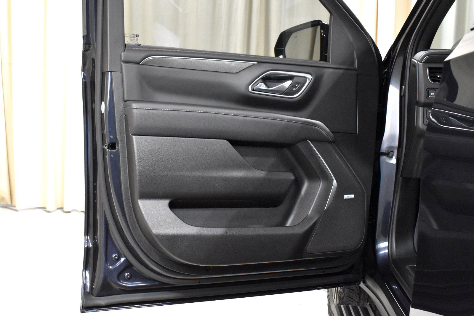 Used 2024 GMC Yukon AT4 w/ AT4 Premium Plus Package AWD/4WD image 35