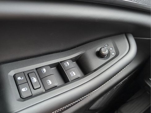 New 2025 Jeep Grand Cherokee Altitude image 14