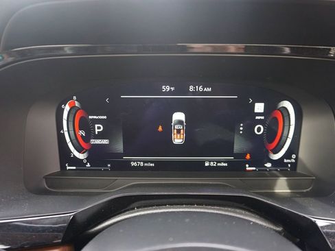 Used 2025 Nissan Pathfinder Platinum FWD image 7