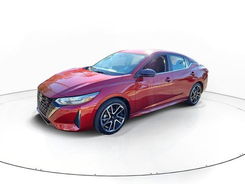 Used 2025 Nissan Sentra SR image 2