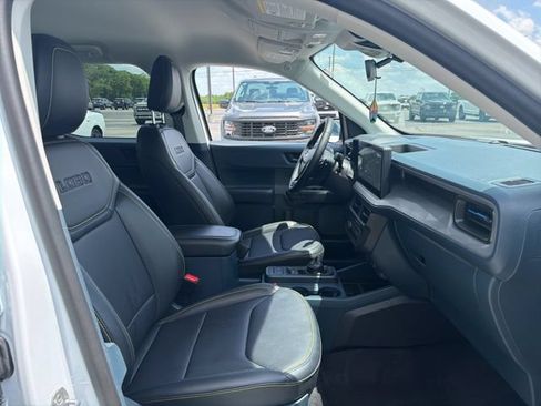 Used 2025 Ford Maverick Lobo AWD/4WD image 18