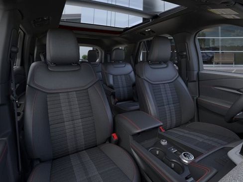 Used 2025 Ford Explorer ST-Line w/ Premium Package image 10