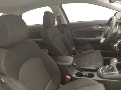 Used 2021 Kia Forte LXS FWD image 21