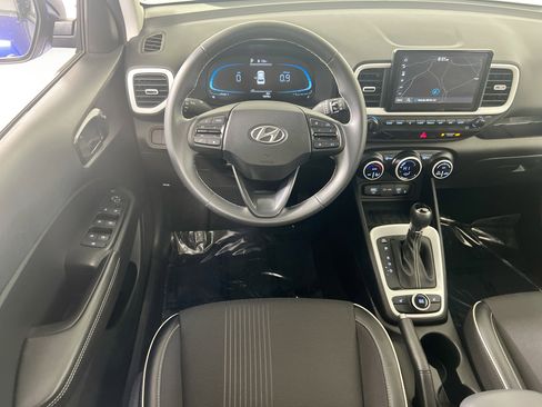 Used 2023 Hyundai Venue Limited image 22