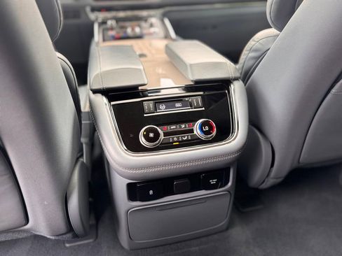 Used 2021 Lincoln Navigator Black Label w/ Special Edition Package AWD/4WD image 22