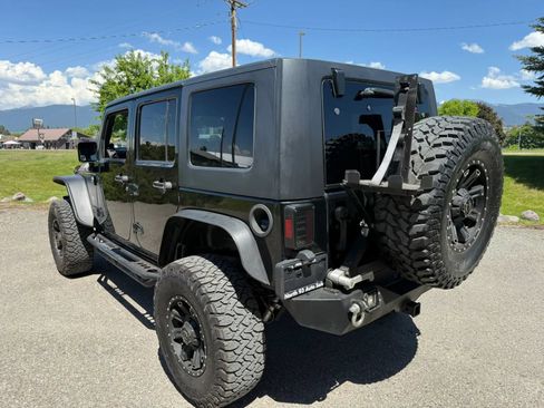 Used 2010 Jeep Wrangler Unlimited Rubicon AWD/4WD image 6