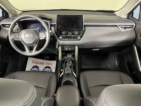 Used 2024 Toyota Corolla Cross XLE w/ Convenience Package AWD/4WD image 35
