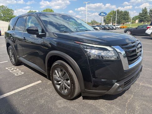 Used 2023 Nissan Pathfinder S FWD image 7