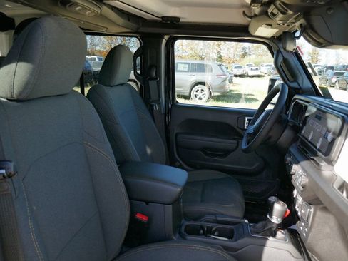 New 2026 Jeep Gladiator Sport AWD/4WD image 9