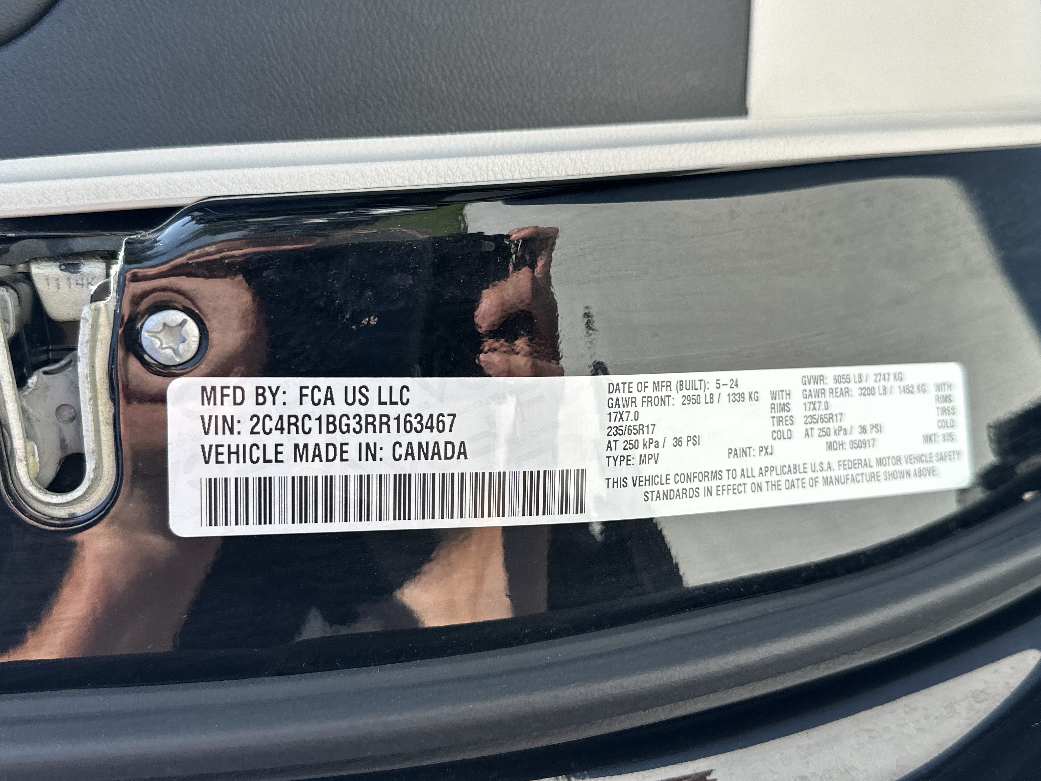 Used 2024 Chrysler Pacifica Touring-L FWD image 36